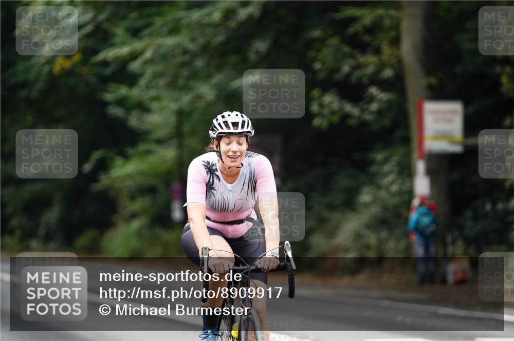 14.09.2025 - Stadtparktriathlon Michael Burmester http://msf.ph/oto/8909917 14.09.2025 10:23:00 Radfahren 556, 591, 604, 654, 716 meine-sportfotos.de