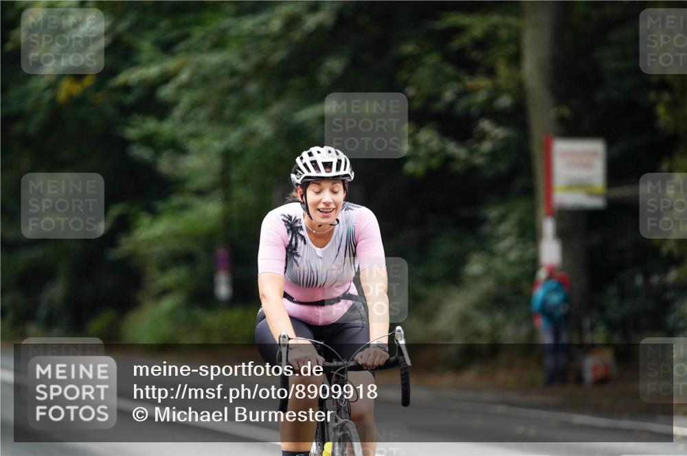 14.09.2025 - Stadtparktriathlon Michael Burmester http://msf.ph/oto/8909918 14.09.2025 10:23:00 Radfahren 556, 591, 604, 654, 716 meine-sportfotos.de