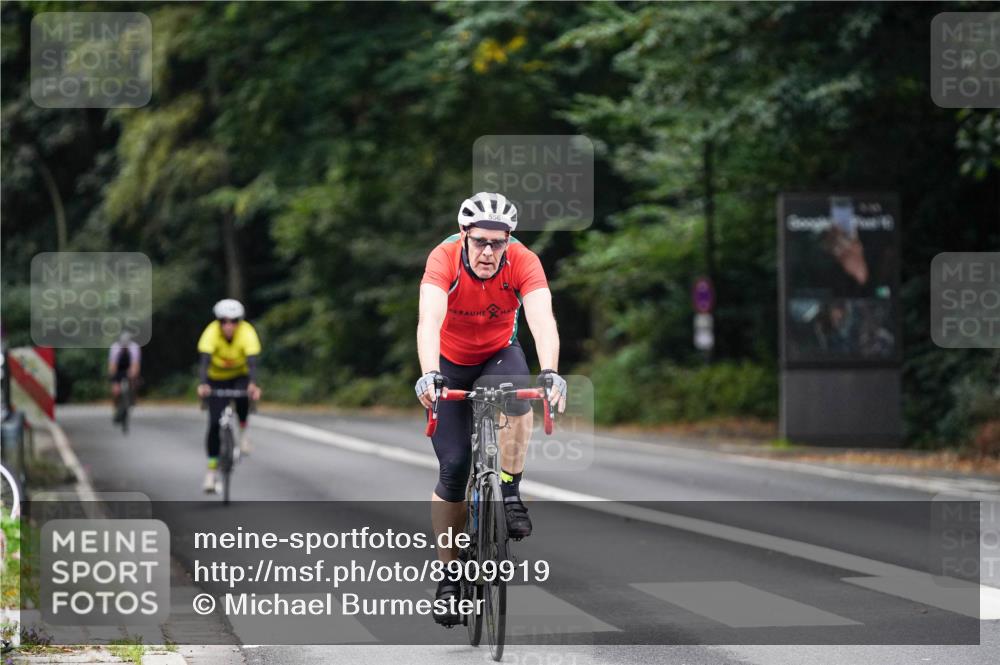 14.09.2025 - Stadtparktriathlon Michael Burmester http://msf.ph/oto/8909919 14.09.2025 10:23:01 Radfahren 556, 604, 654, 716 meine-sportfotos.de