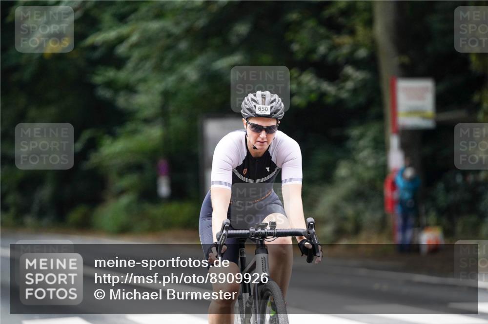 14.09.2025 - Stadtparktriathlon Michael Burmester http://msf.ph/oto/8909926 14.09.2025 10:23:11 Radfahren 604, 650 meine-sportfotos.de