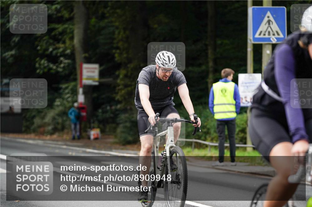 14.09.2025 - Stadtparktriathlon Michael Burmester http://msf.ph/oto/8909948 14.09.2025 10:23:36 Radfahren 545, 555, 587, 595, 607, 608, 618, 624, 698, 706 meine-sportfotos.de