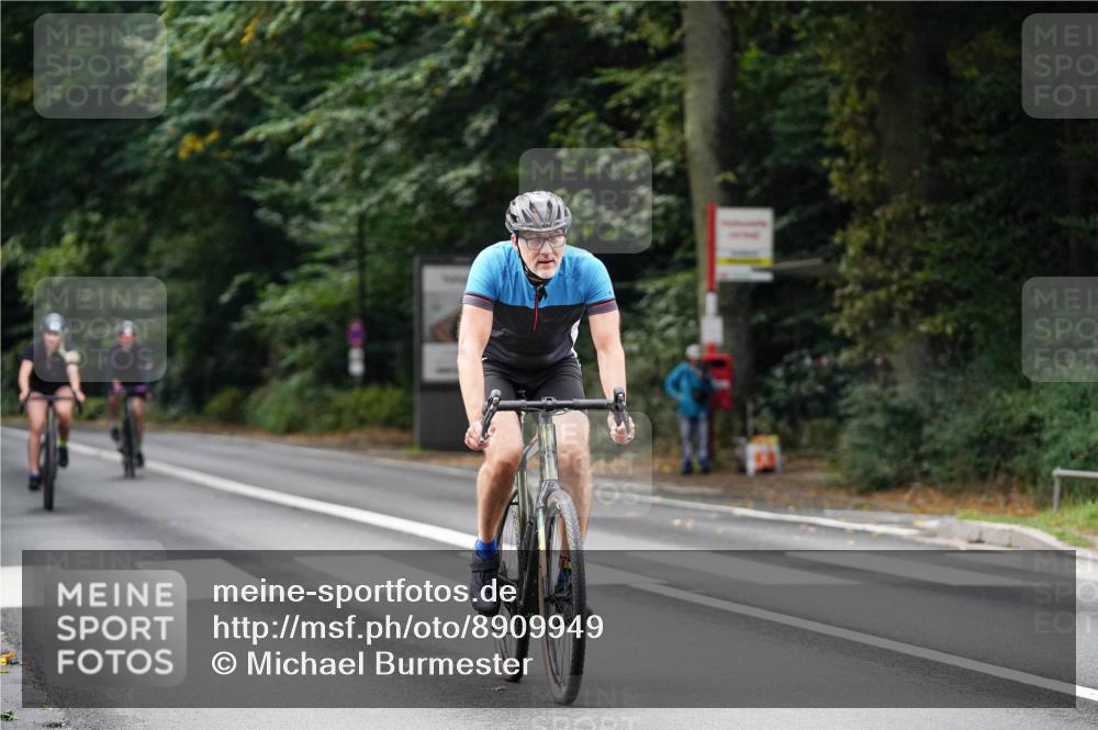 14.09.2025 - Stadtparktriathlon Michael Burmester http://msf.ph/oto/8909949 14.09.2025 10:23:37 Radfahren 545, 555, 587, 595, 608, 618, 624, 698, 706 meine-sportfotos.de