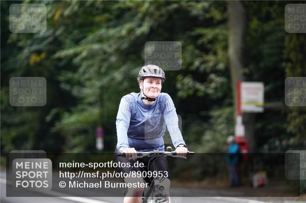 14.09.2025 - Stadtparktriathlon Michael Burmester http://msf.ph/oto/8909953 14.09.2025 10:23:42 Radfahren 545, 595, 608, 618, 621, 698 meine-sportfotos.de