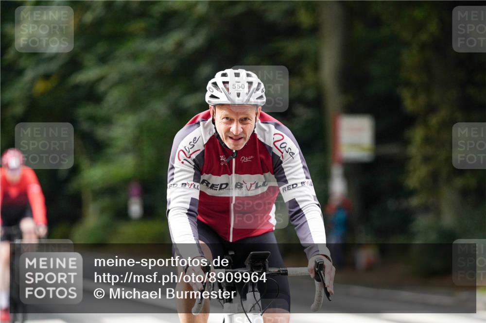 14.09.2025 - Stadtparktriathlon Michael Burmester http://msf.ph/oto/8909964 14.09.2025 10:24:28 Radfahren 550, 558, 585, 614, 678 meine-sportfotos.de