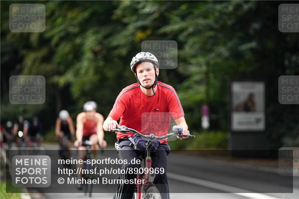 14.09.2025 - Stadtparktriathlon Michael Burmester http://msf.ph/oto/8909969 14.09.2025 10:24:35 Radfahren 537, 551, 558, 614, 681, 683, 701 meine-sportfotos.de