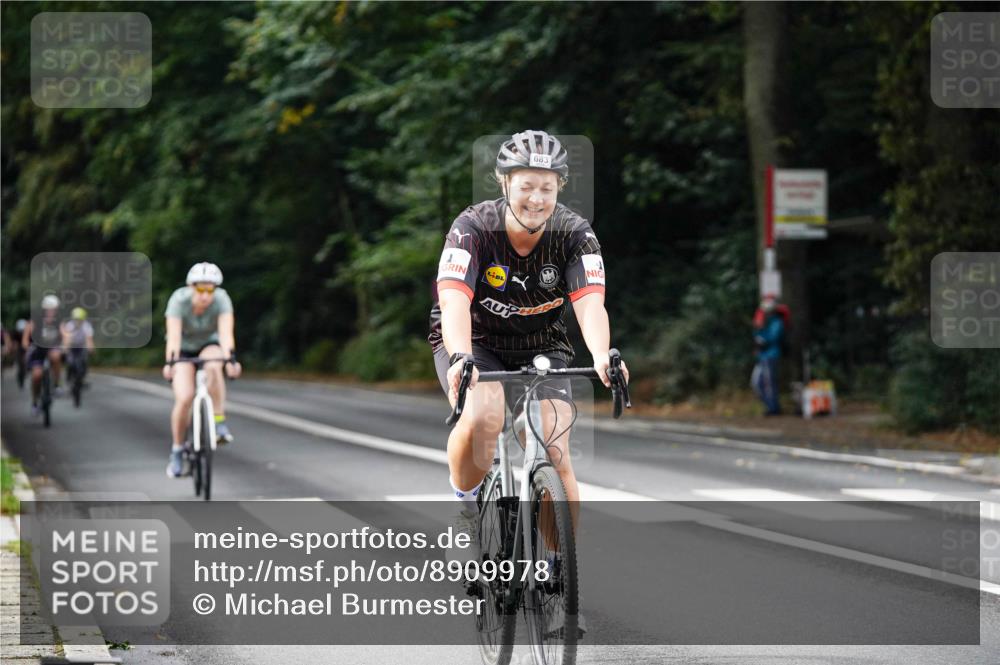14.09.2025 - Stadtparktriathlon Michael Burmester http://msf.ph/oto/8909978 14.09.2025 10:24:43 Radfahren 511, 537, 551, 580, 663, 681, 683, 701 meine-sportfotos.de