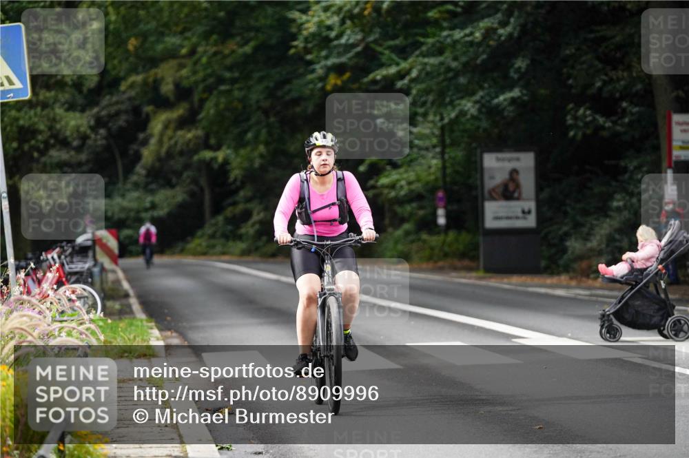 14.09.2025 - Stadtparktriathlon Michael Burmester http://msf.ph/oto/8909996 14.09.2025 10:25:03 Radfahren 519, 536, 679 meine-sportfotos.de