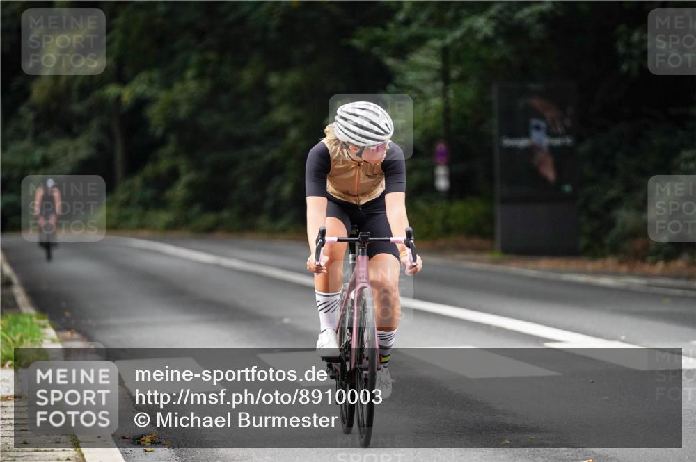 14.09.2025 - Stadtparktriathlon Michael Burmester http://msf.ph/oto/8910003 14.09.2025 10:25:17 Radfahren 571, 576, 660, 671 meine-sportfotos.de
