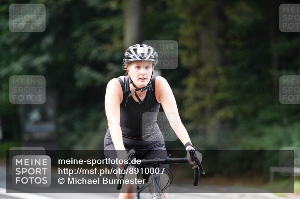 14.09.2025 - Stadtparktriathlon Michael Burmester http://msf.ph/oto/8910007 14.09.2025 10:25:26 Radfahren 630 meine-sportfotos.de