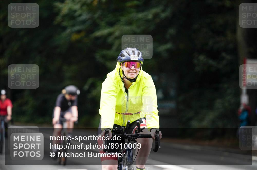 14.09.2025 - Stadtparktriathlon Michael Burmester http://msf.ph/oto/8910009 14.09.2025 10:25:36 Radfahren 567, 627 meine-sportfotos.de