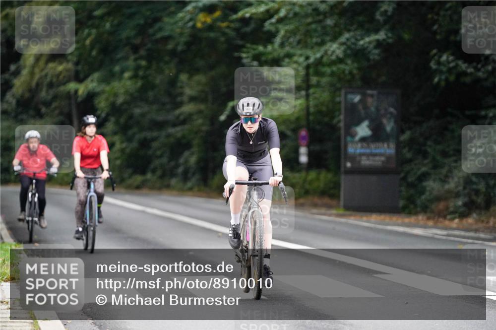 14.09.2025 - Stadtparktriathlon Michael Burmester http://msf.ph/oto/8910010 14.09.2025 10:25:37 Radfahren 567, 627 meine-sportfotos.de
