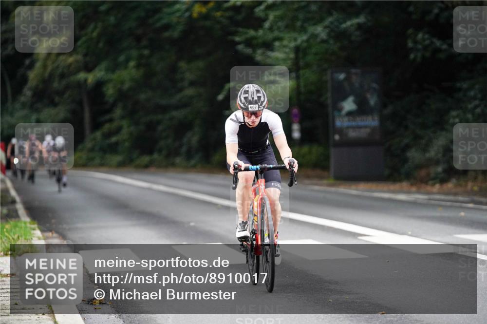 14.09.2025 - Stadtparktriathlon Michael Burmester http://msf.ph/oto/8910017 14.09.2025 10:25:52 Radfahren 600, 601, 662, 674 meine-sportfotos.de