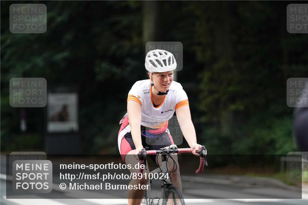 14.09.2025 - Stadtparktriathlon Michael Burmester http://msf.ph/oto/8910024 14.09.2025 10:26:02 Radfahren 513, 523, 616, 638, 674, 676 meine-sportfotos.de