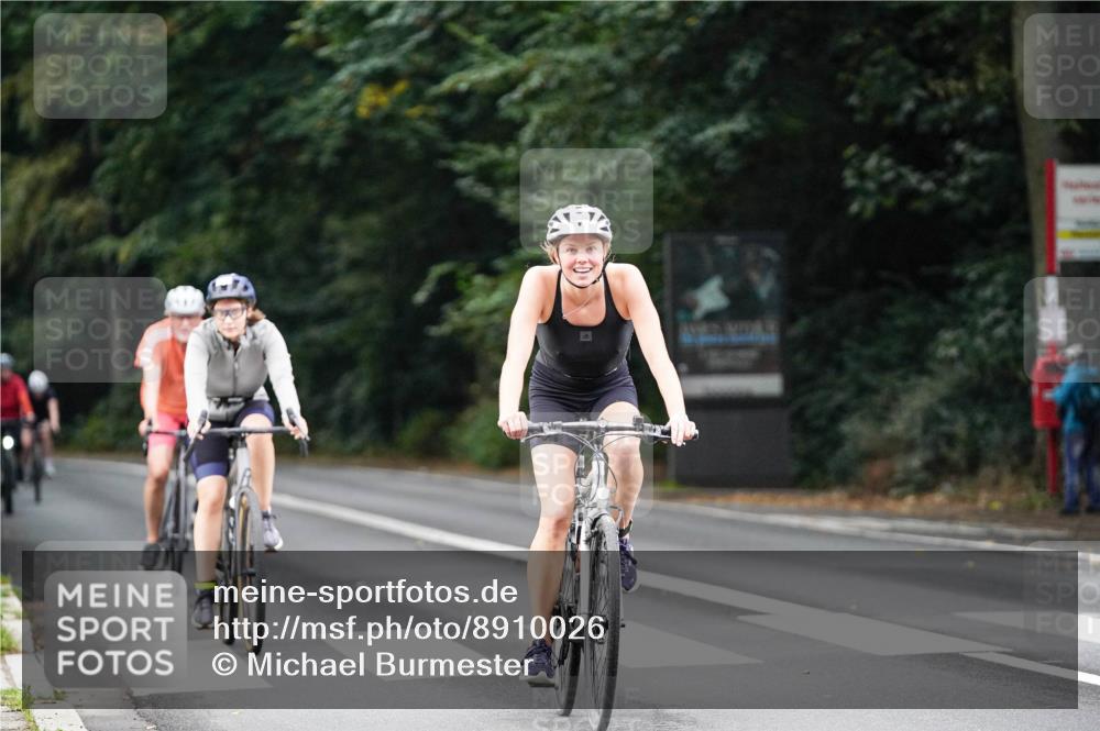 14.09.2025 - Stadtparktriathlon Michael Burmester http://msf.ph/oto/8910026 14.09.2025 10:26:03 Radfahren 513, 523, 542, 616, 638, 674, 676 meine-sportfotos.de