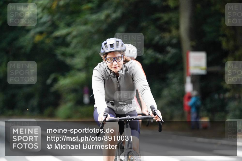 14.09.2025 - Stadtparktriathlon Michael Burmester http://msf.ph/oto/8910031 14.09.2025 10:26:05 Radfahren 513, 523, 542, 616, 629, 638, 676 meine-sportfotos.de
