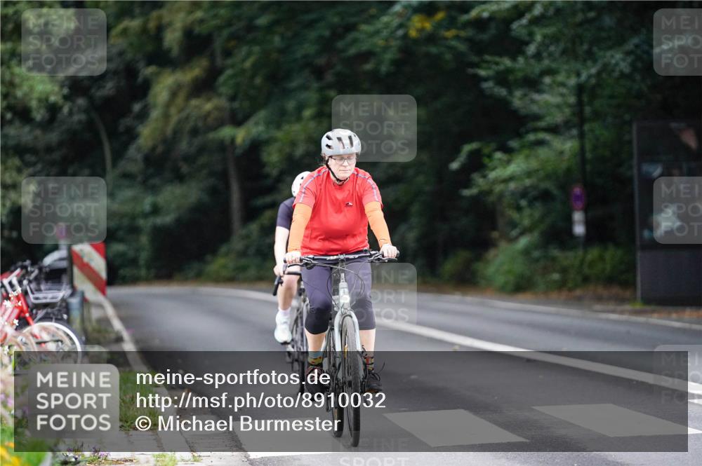 14.09.2025 - Stadtparktriathlon Michael Burmester http://msf.ph/oto/8910032 14.09.2025 10:26:09 Radfahren 513, 542, 616, 629, 676 meine-sportfotos.de