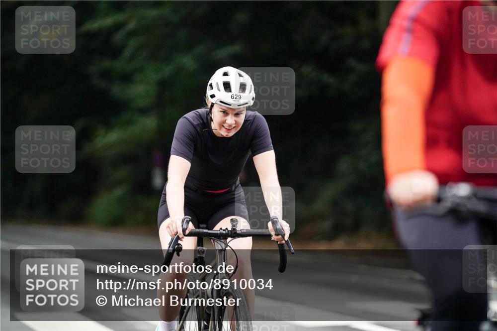 14.09.2025 - Stadtparktriathlon Michael Burmester http://msf.ph/oto/8910034 14.09.2025 10:26:12 Radfahren 542, 629 meine-sportfotos.de