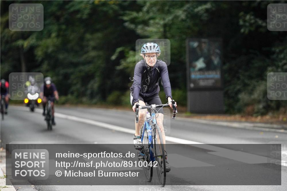 14.09.2025 - Stadtparktriathlon Michael Burmester http://msf.ph/oto/8910042 14.09.2025 10:26:31 Radfahren 561, 664, 665, 692 meine-sportfotos.de