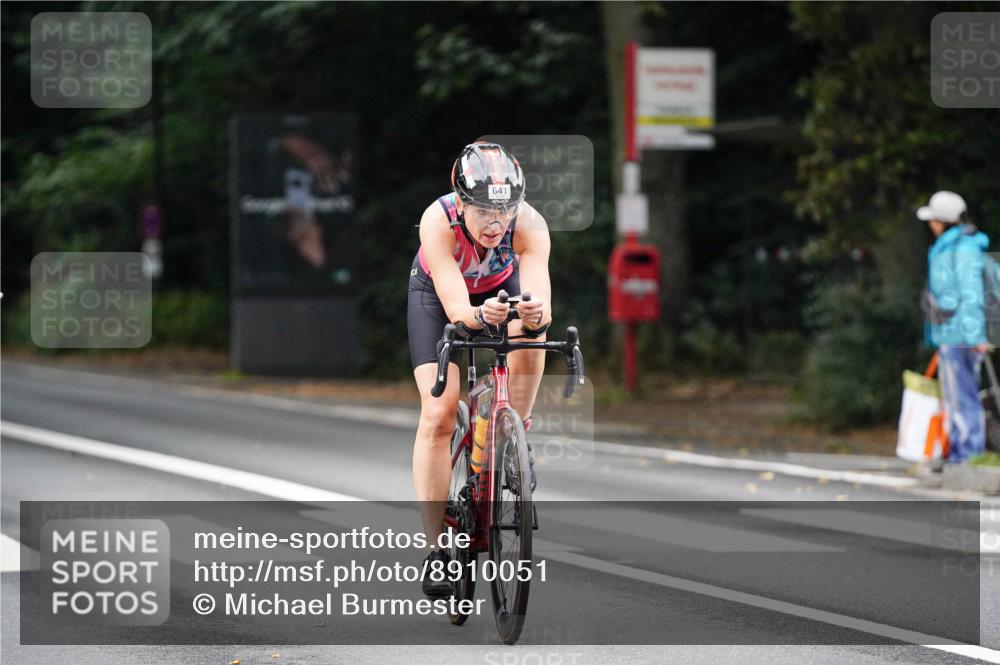 14.09.2025 - Stadtparktriathlon Michael Burmester http://msf.ph/oto/8910051 14.09.2025 10:26:39 Radfahren 561, 588, 641, 692 meine-sportfotos.de