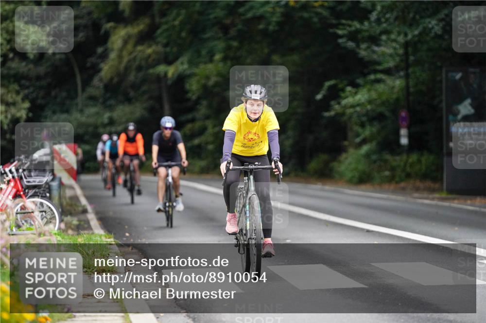 14.09.2025 - Stadtparktriathlon Michael Burmester http://msf.ph/oto/8910054 14.09.2025 10:26:46 Radfahren 514, 588, 606, 609, 641, 659 meine-sportfotos.de