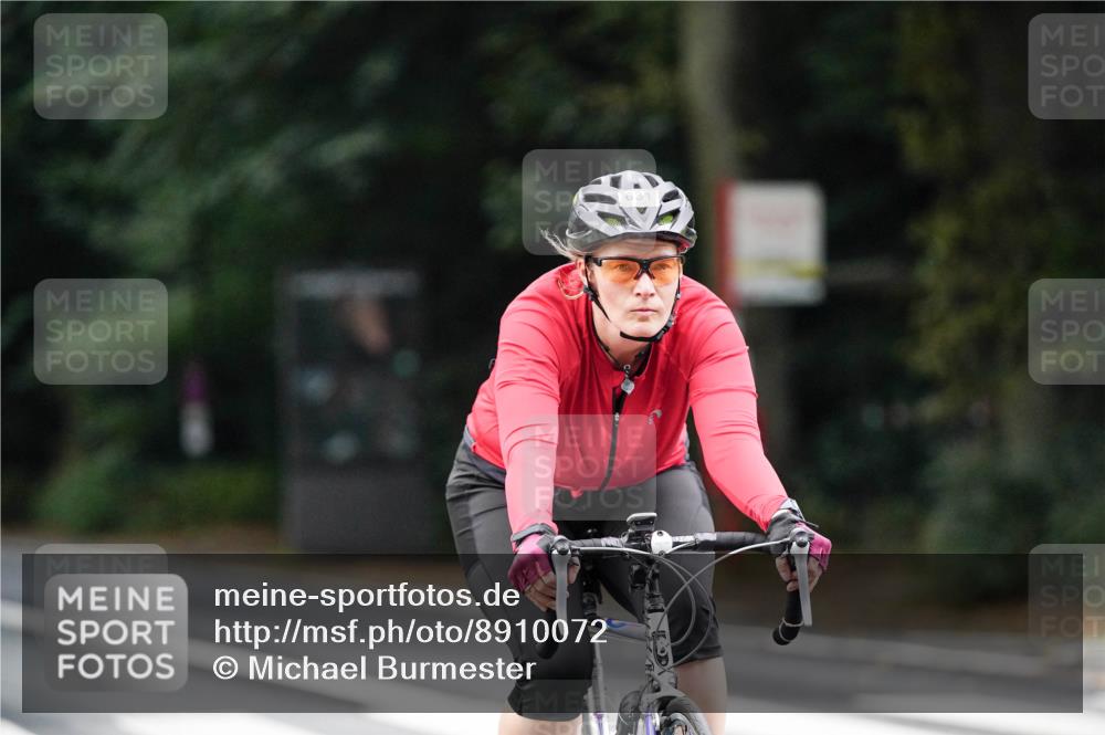 14.09.2025 - Stadtparktriathlon Michael Burmester http://msf.ph/oto/8910072 14.09.2025 10:27:05 Radfahren 530, 544, 631, 686 meine-sportfotos.de