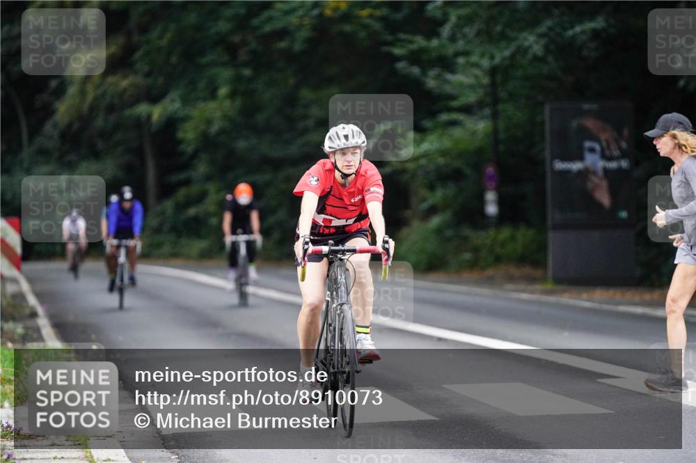 14.09.2025 - Stadtparktriathlon Michael Burmester http://msf.ph/oto/8910073 14.09.2025 10:27:09 Radfahren 530, 583, 631, 686, 693 meine-sportfotos.de