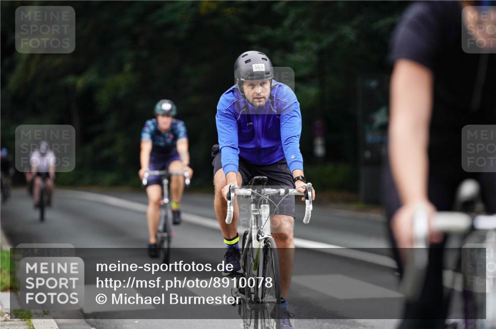 14.09.2025 - Stadtparktriathlon Michael Burmester http://msf.ph/oto/8910078 14.09.2025 10:27:14 Radfahren 530, 535, 583, 686, 693 meine-sportfotos.de