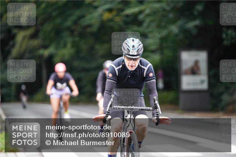 14.09.2025 - Stadtparktriathlon Michael Burmester http://msf.ph/oto/8910089 14.09.2025 10:27:24 Radfahren 512, 535, 577, 651 meine-sportfotos.de