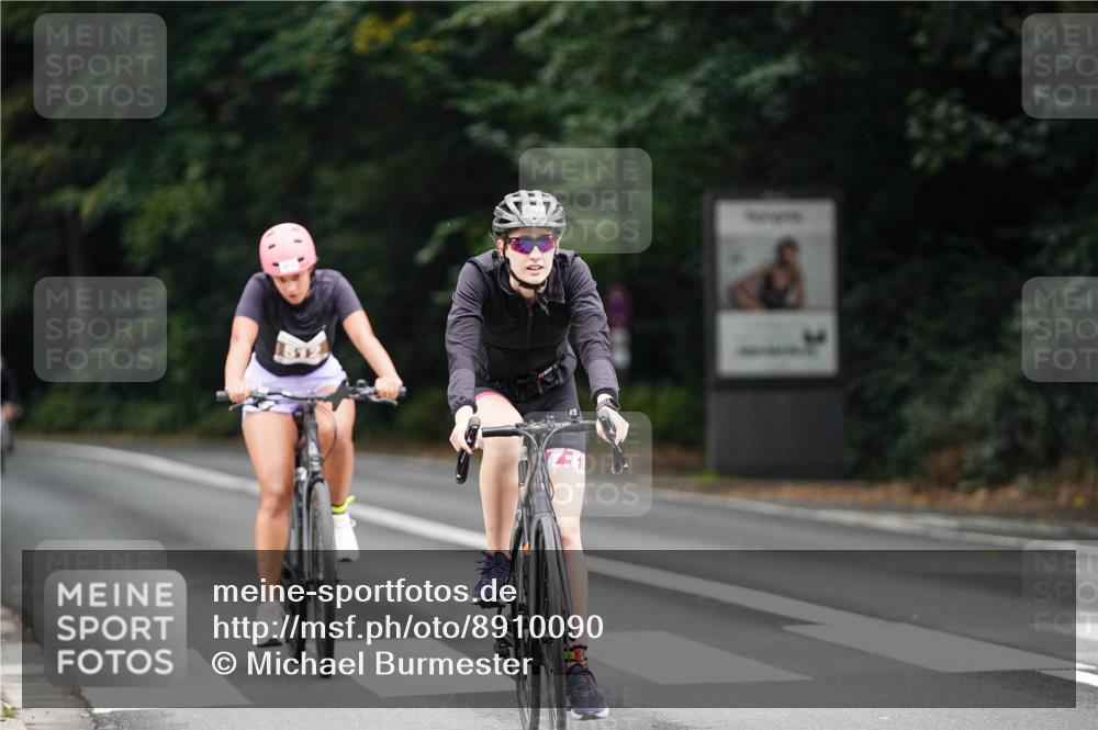 14.09.2025 - Stadtparktriathlon Michael Burmester http://msf.ph/oto/8910090 14.09.2025 10:27:25 Radfahren 512, 535, 577, 589, 651 meine-sportfotos.de