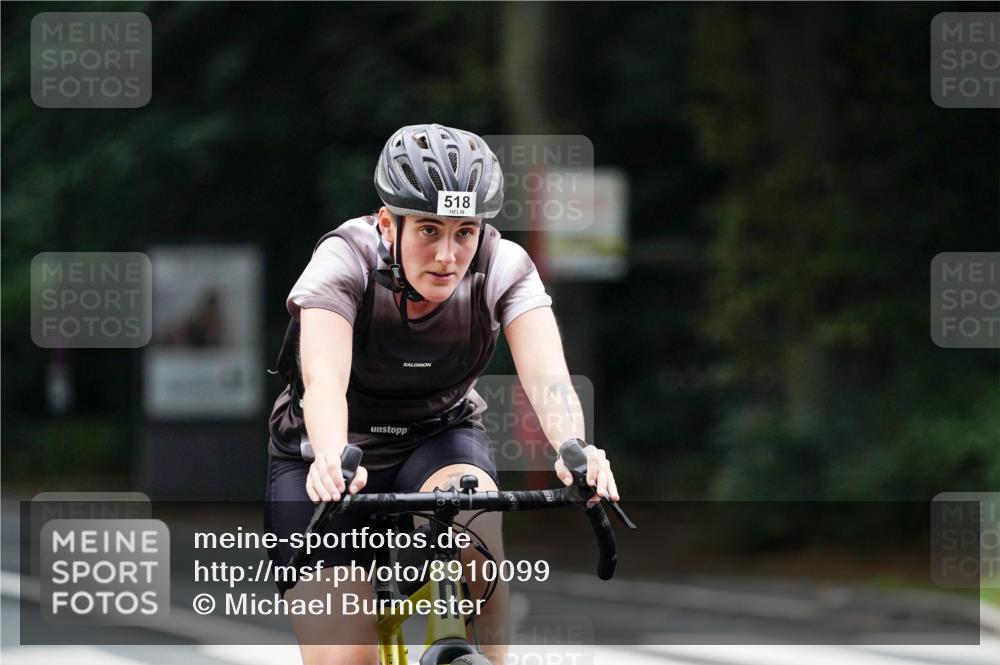 14.09.2025 - Stadtparktriathlon Michael Burmester http://msf.ph/oto/8910099 14.09.2025 10:27:52 Radfahren 518, 598 meine-sportfotos.de
