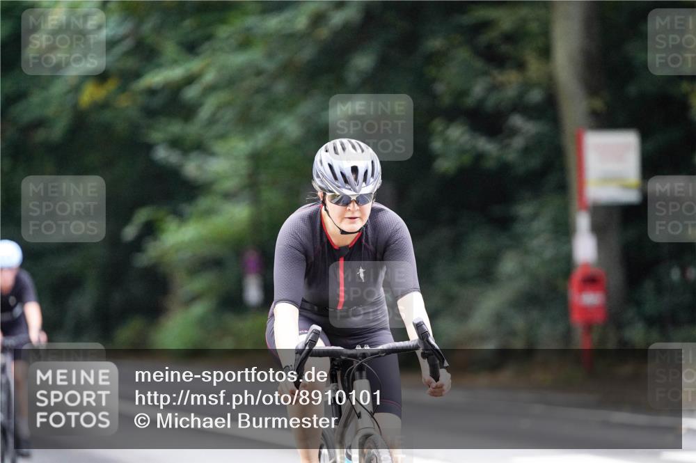 14.09.2025 - Stadtparktriathlon Michael Burmester http://msf.ph/oto/8910101 14.09.2025 10:28:04 Radfahren 539, 633, 661, 677, 710 meine-sportfotos.de