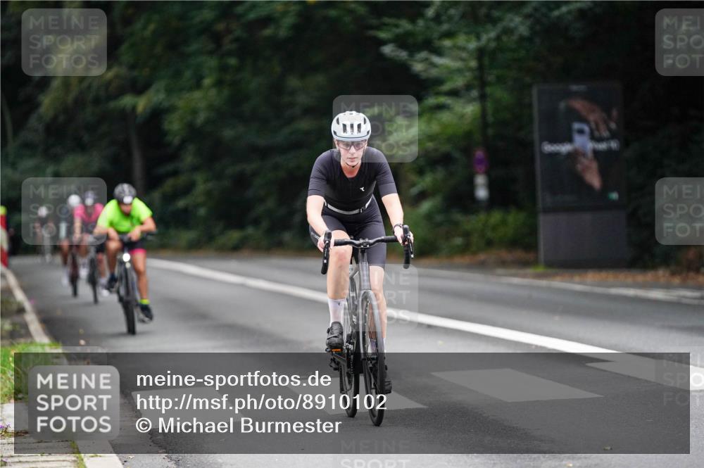 14.09.2025 - Stadtparktriathlon Michael Burmester http://msf.ph/oto/8910102 14.09.2025 10:28:05 Radfahren 539, 633, 661, 677, 710 meine-sportfotos.de