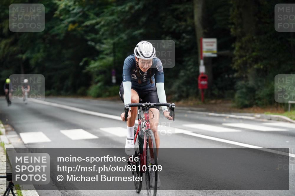 14.09.2025 - Stadtparktriathlon Michael Burmester http://msf.ph/oto/8910109 14.09.2025 10:28:12 Radfahren 534, 539, 622, 661, 677, 710 meine-sportfotos.de