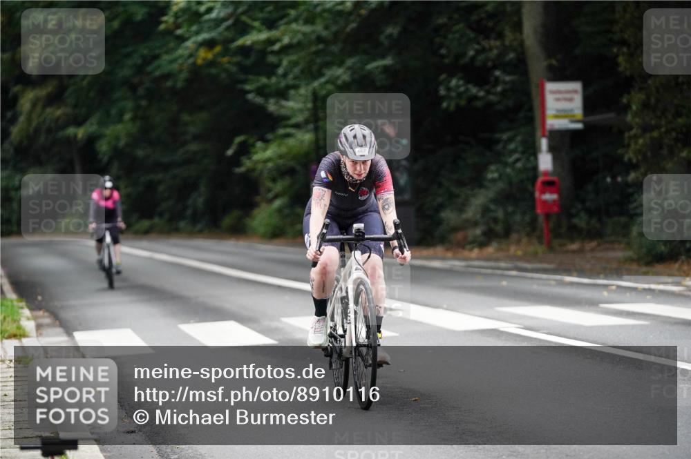 14.09.2025 - Stadtparktriathlon Michael Burmester http://msf.ph/oto/8910116 14.09.2025 10:28:28 Radfahren 529, 667 meine-sportfotos.de