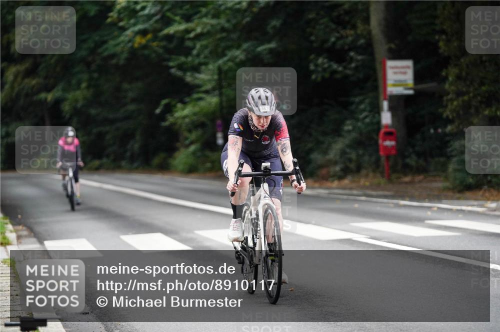 14.09.2025 - Stadtparktriathlon Michael Burmester http://msf.ph/oto/8910117 14.09.2025 10:28:28 Radfahren 529, 667 meine-sportfotos.de