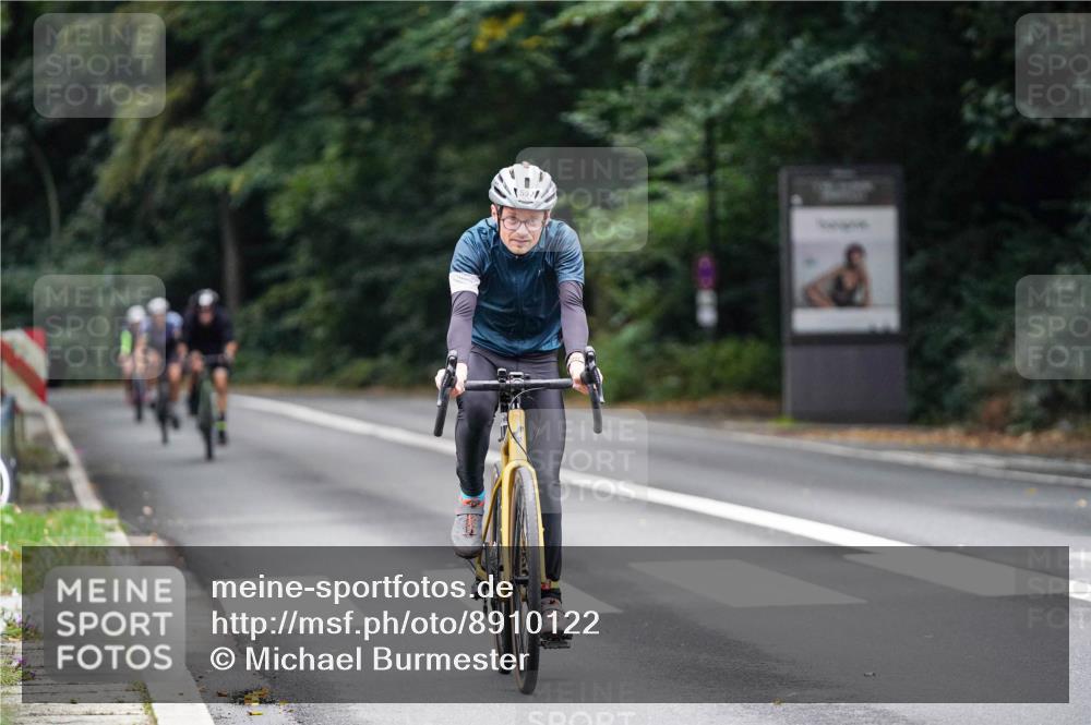 14.09.2025 - Stadtparktriathlon Michael Burmester http://msf.ph/oto/8910122 14.09.2025 10:28:43 Radfahren 592, 619, 720 meine-sportfotos.de