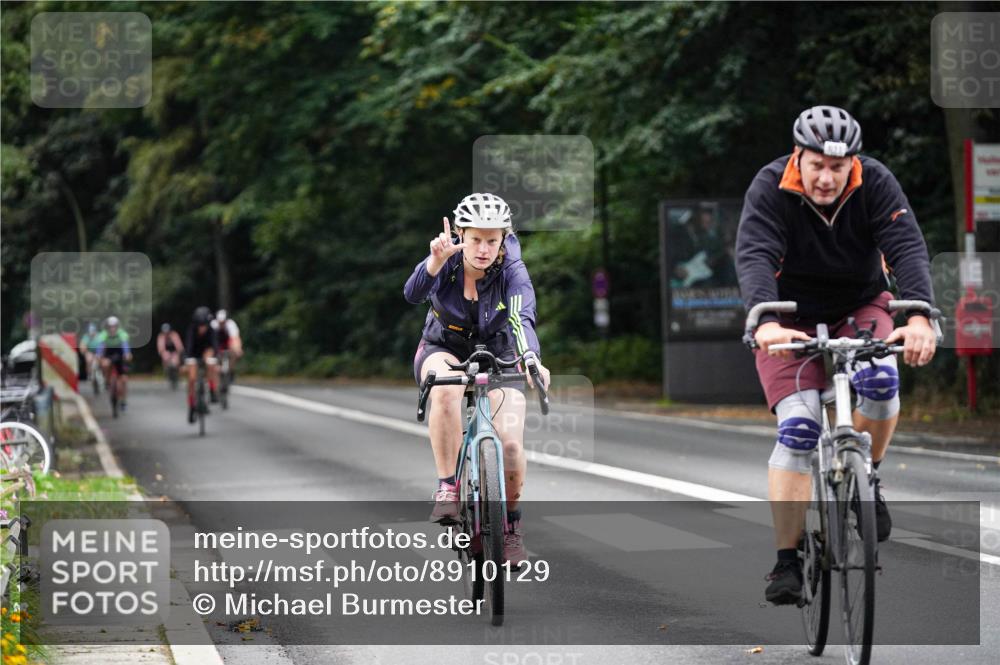 14.09.2025 - Stadtparktriathlon Michael Burmester http://msf.ph/oto/8910129 14.09.2025 10:28:52 Radfahren 611, 619, 632, 694, 720, 721 meine-sportfotos.de