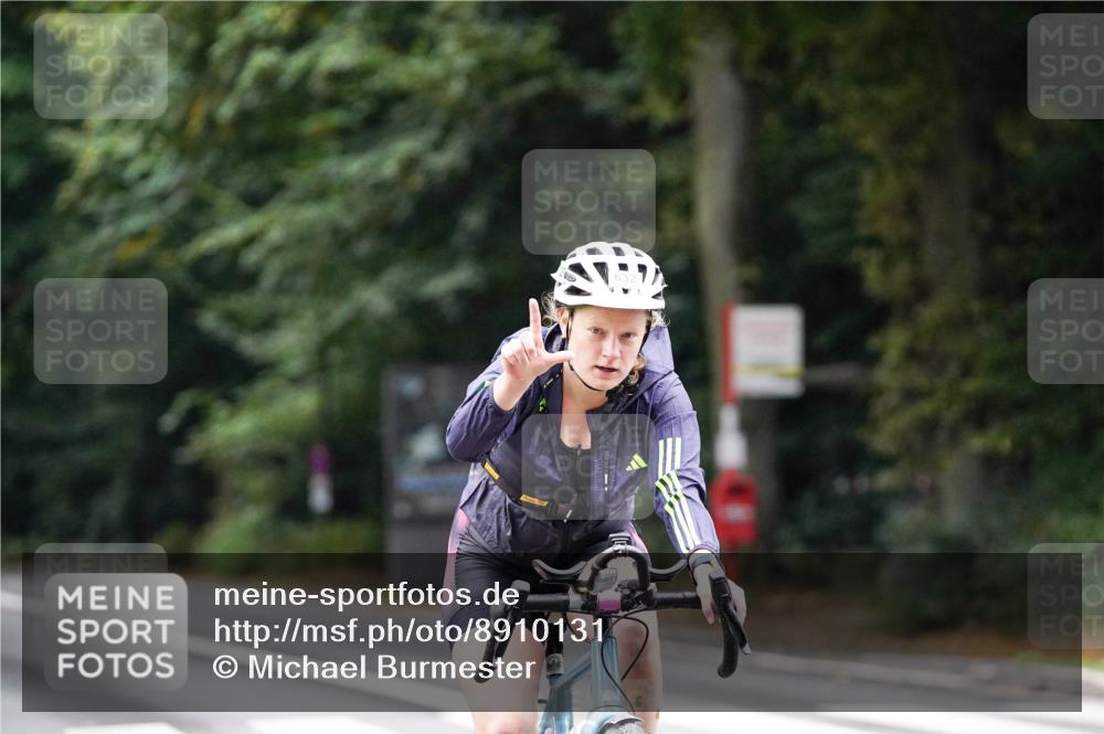 14.09.2025 - Stadtparktriathlon Michael Burmester http://msf.ph/oto/8910131 14.09.2025 10:28:52 Radfahren 611, 619, 632, 694, 720, 721 meine-sportfotos.de