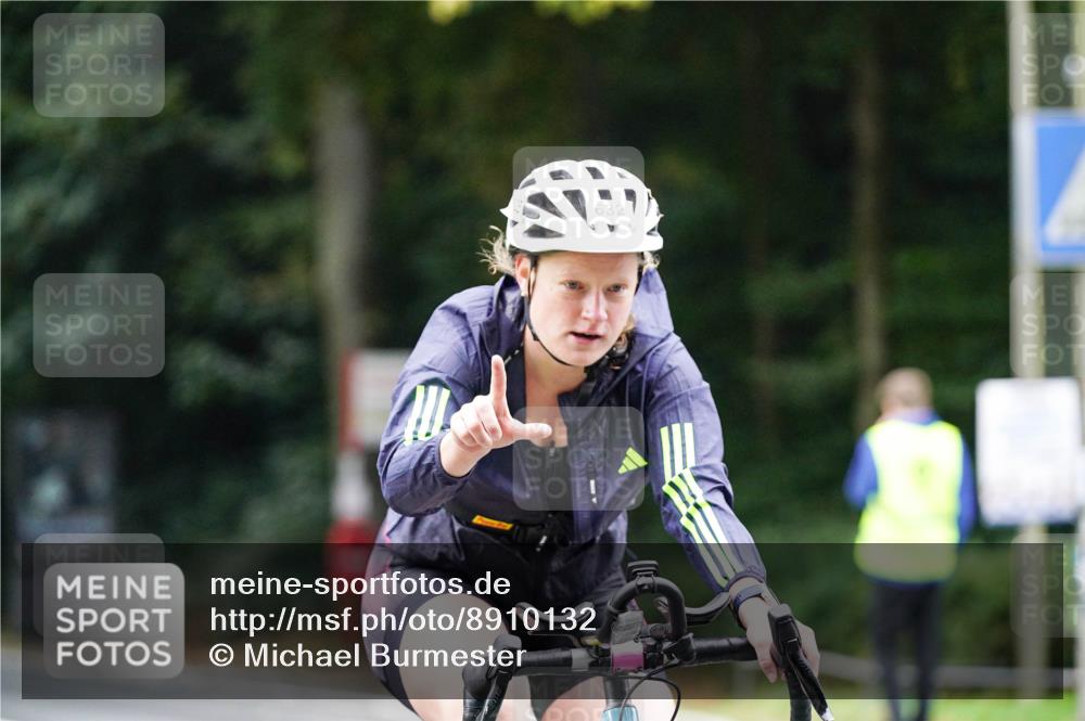 14.09.2025 - Stadtparktriathlon Michael Burmester http://msf.ph/oto/8910132 14.09.2025 10:28:53 Radfahren 611, 619, 632, 694, 720, 721 meine-sportfotos.de