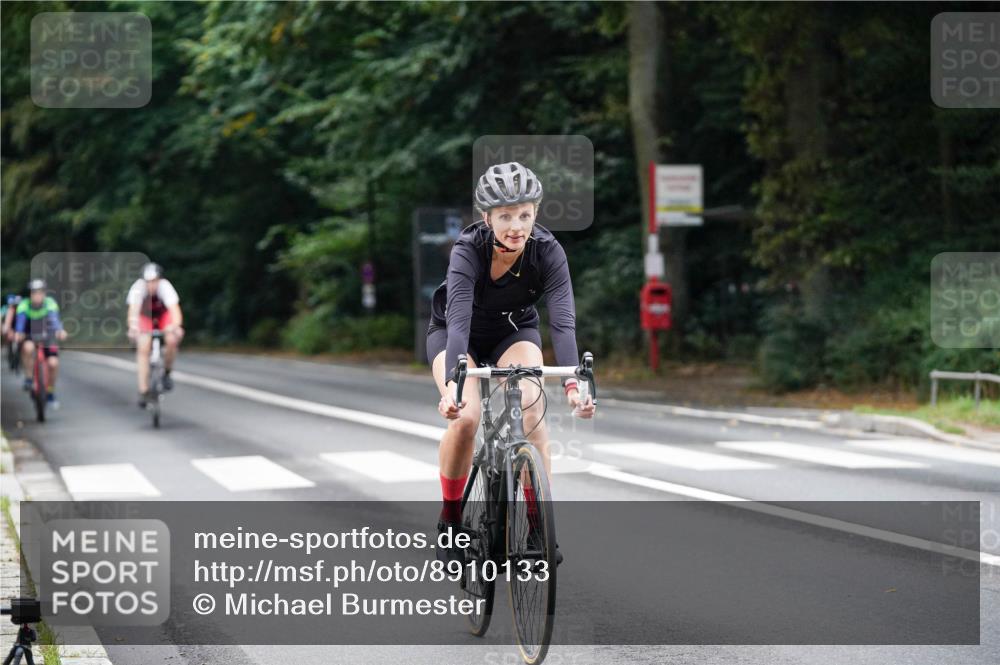14.09.2025 - Stadtparktriathlon Michael Burmester http://msf.ph/oto/8910133 14.09.2025 10:28:57 Radfahren 581, 611, 632, 694, 702, 721 meine-sportfotos.de