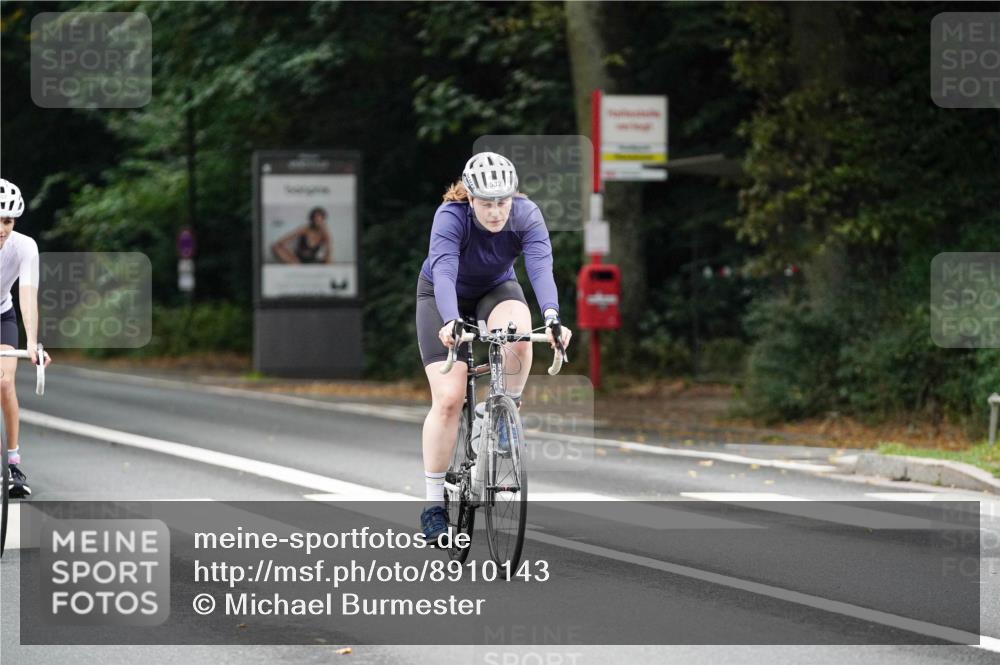 14.09.2025 - Stadtparktriathlon Michael Burmester http://msf.ph/oto/8910143 14.09.2025 10:29:11 Radfahren 532, 565, 643, 655, 685, 688, 702 meine-sportfotos.de