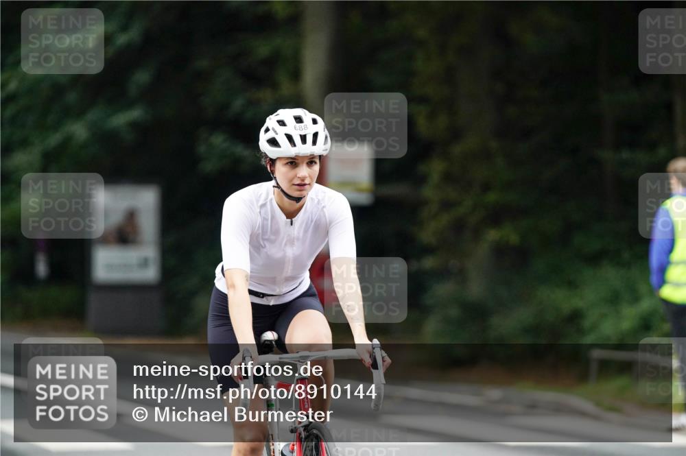 14.09.2025 - Stadtparktriathlon Michael Burmester http://msf.ph/oto/8910144 14.09.2025 10:29:12 Radfahren 532, 565, 643, 655, 685, 688 meine-sportfotos.de