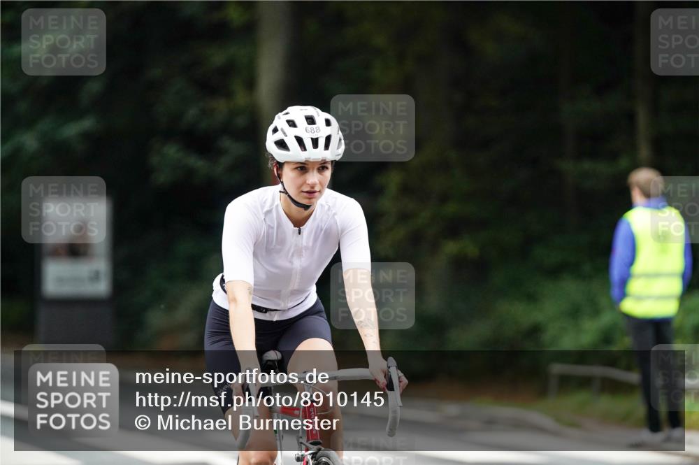 14.09.2025 - Stadtparktriathlon Michael Burmester http://msf.ph/oto/8910145 14.09.2025 10:29:12 Radfahren 532, 565, 643, 655, 685, 688 meine-sportfotos.de