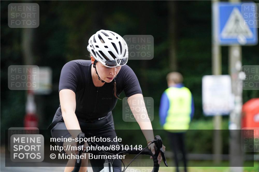 14.09.2025 - Stadtparktriathlon Michael Burmester http://msf.ph/oto/8910148 14.09.2025 10:29:19 Radfahren 643, 685, 717 meine-sportfotos.de