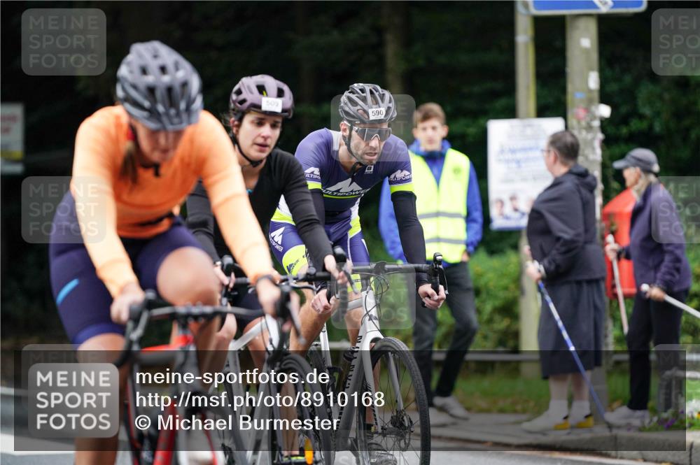 14.09.2025 - Stadtparktriathlon Michael Burmester http://msf.ph/oto/8910168 14.09.2025 10:30:13 Radfahren 509, 515, 590, 637 meine-sportfotos.de