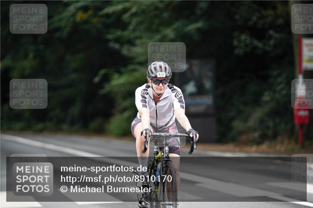 14.09.2025 - Stadtparktriathlon Michael Burmester http://msf.ph/oto/8910170 14.09.2025 10:30:16 Radfahren 509, 515, 590, 637 meine-sportfotos.de