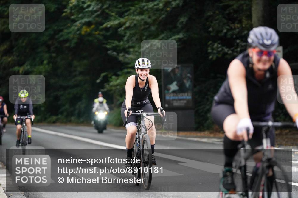 14.09.2025 - Stadtparktriathlon Michael Burmester http://msf.ph/oto/8910181 14.09.2025 10:30:31 Radfahren 586, 596, 620, 642, 645, 697, 699, 700, 704 meine-sportfotos.de