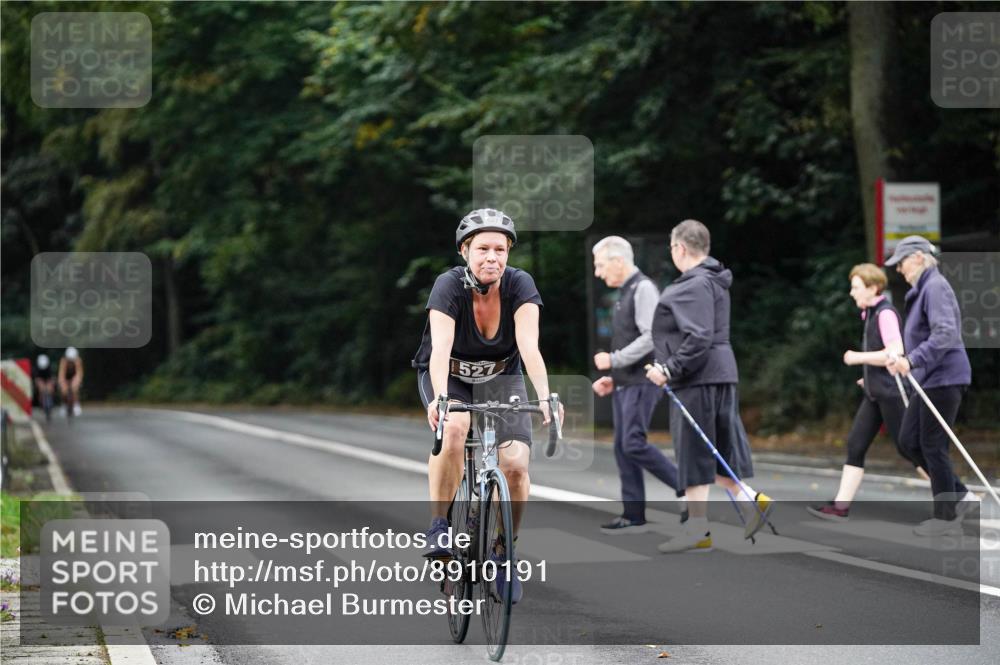 14.09.2025 - Stadtparktriathlon Michael Burmester http://msf.ph/oto/8910191 14.09.2025 10:30:45 Radfahren 527 meine-sportfotos.de