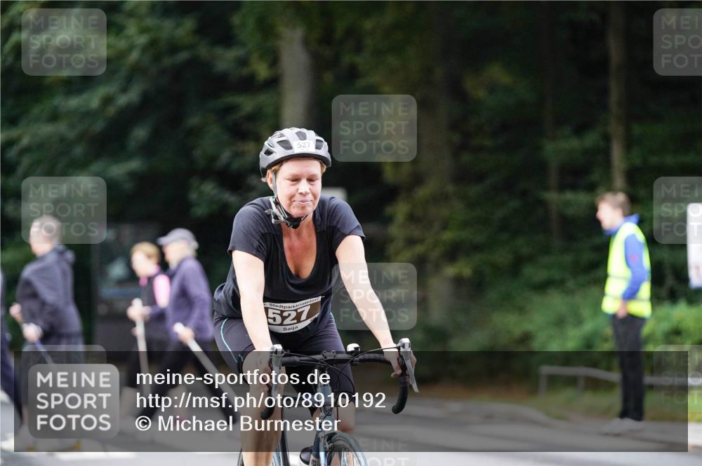 14.09.2025 - Stadtparktriathlon Michael Burmester http://msf.ph/oto/8910192 14.09.2025 10:30:46 Radfahren 527 meine-sportfotos.de