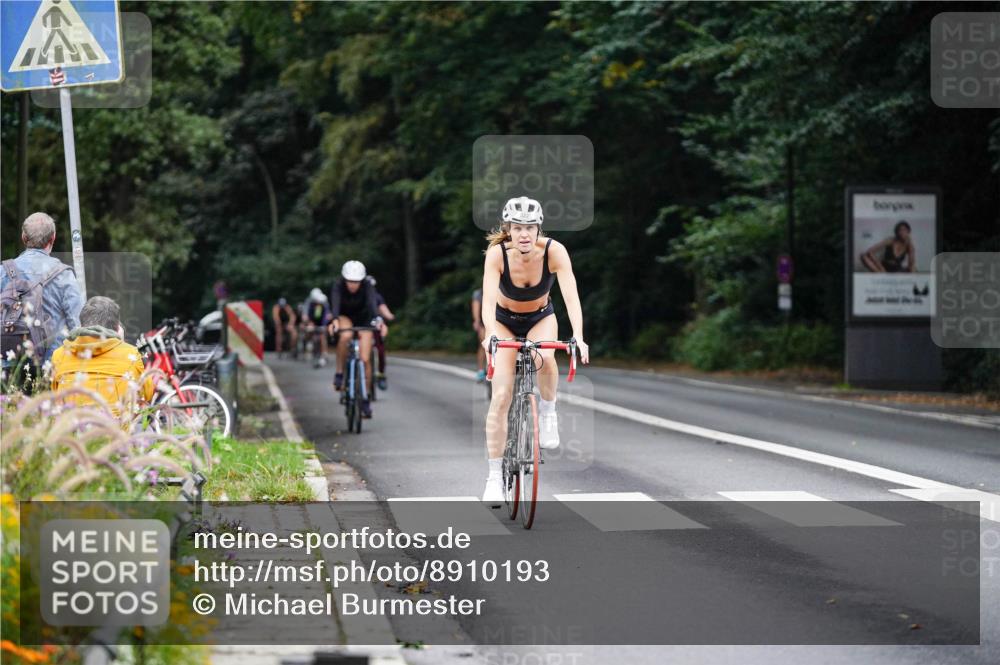 14.09.2025 - Stadtparktriathlon Michael Burmester http://msf.ph/oto/8910193 14.09.2025 10:30:55 Radfahren 521, 522, 533, 712 meine-sportfotos.de